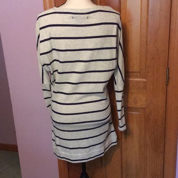 Take Cover V Neck Tunic - Picture 2 of 5